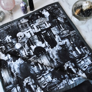 Altar Cloth Black Cat - Wiccan skull altar cloth tarot - Occult altar cloth witch - Wicca - altar cloth pagan - tarot cloth for spread