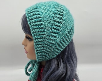 Chunky knit Woman's Bonnet. Hand Knit Retro Mohair Wool Hat. Vintage 1950s. Bonnet with ties. Hand Knit Retro Wool Hat.