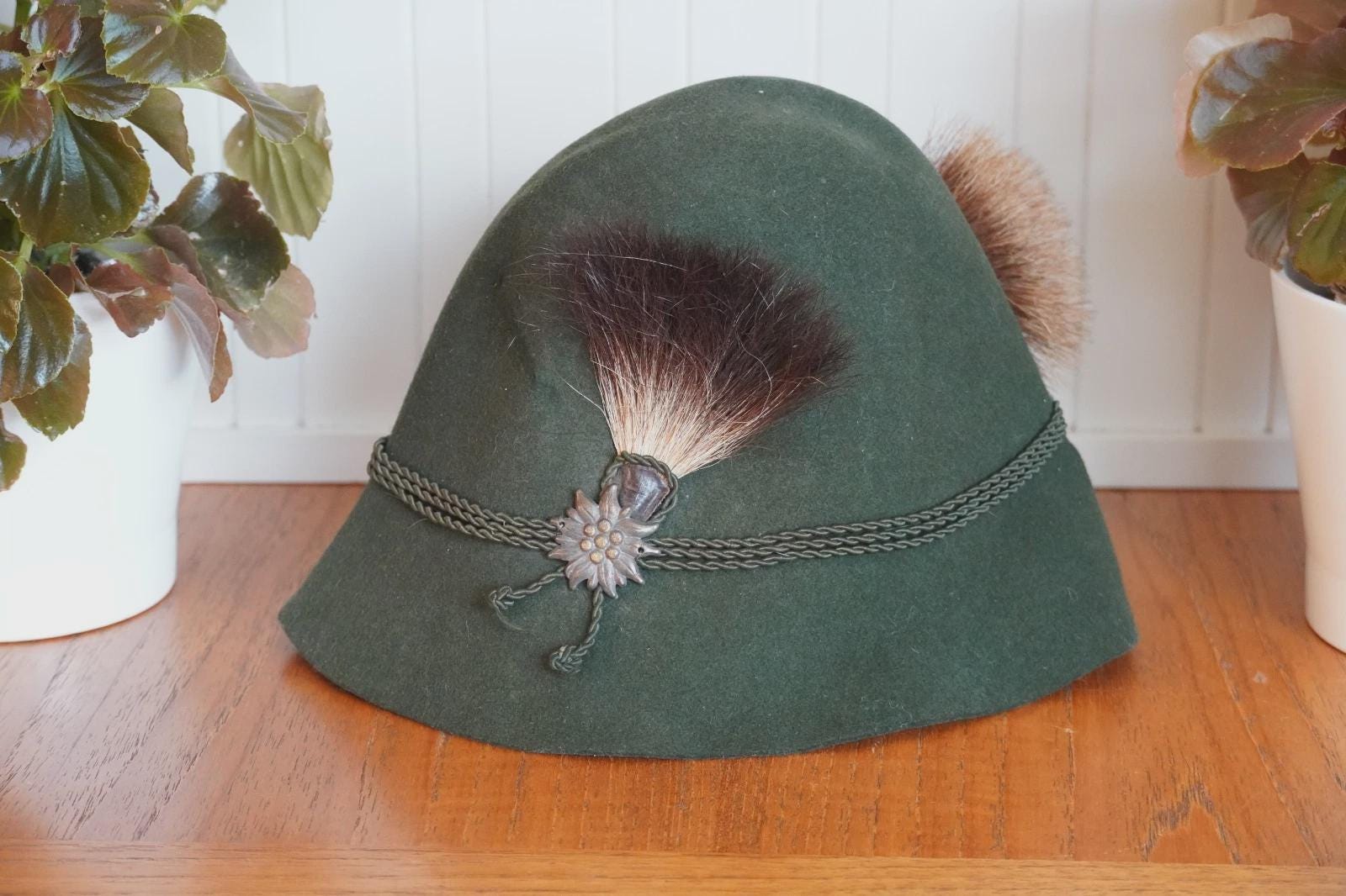 Vintage Women\'s Vis-a-vis TALL Chimney Brown Fur Felt Austria Hat with Ribbon Mr John Classic Vintage Hat Austria Brown Felt Faux Fur Roll  main image 2