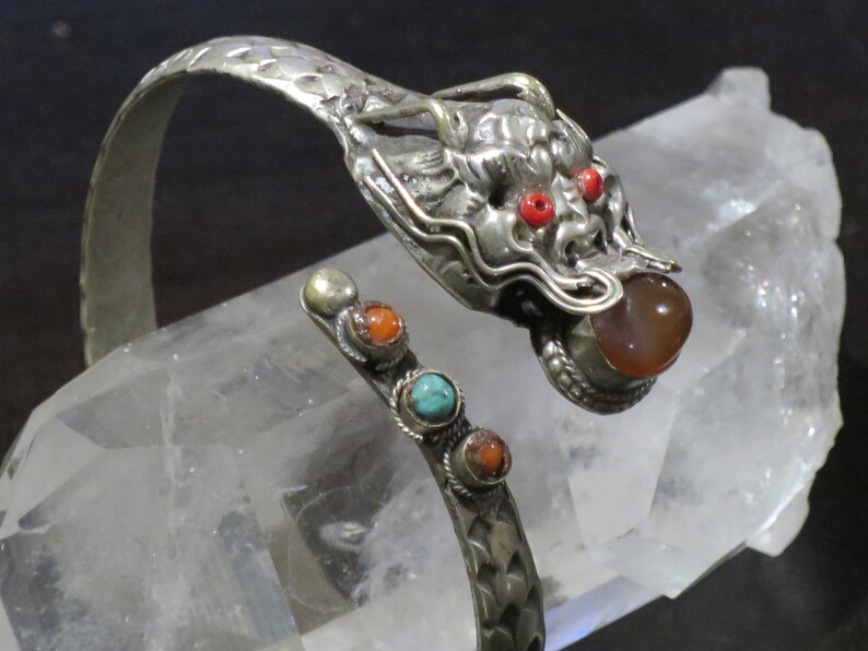 Vintage Handmade Tibetan Bracelet W Polished Carnelian 6-7.5 /& Earrings Sanskrit Symbol For Protection In Turquoise