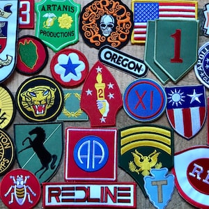The Goonies Data Trench Coat Costume Ensemble complet brodé à coudre sur fer sur patch badge patch DIY Stunt Jacket - Demogorgon Patches - DP