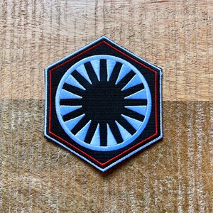 Baby Yoda Mandalorian Embroidered Patch  4" Wide X 2-3/4" Tall  Iron O Sew On - Foto 9