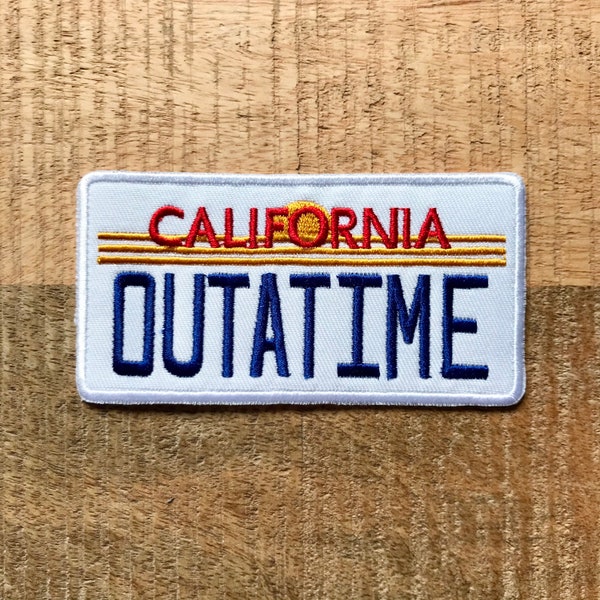 Zurück in die Zukunft DeLorean Nummernschild-Patch, California Outatime, bestickt, zum Aufbügeln, zum Aufbügeln, DIY-Kostüm, Demogorgon-Patches