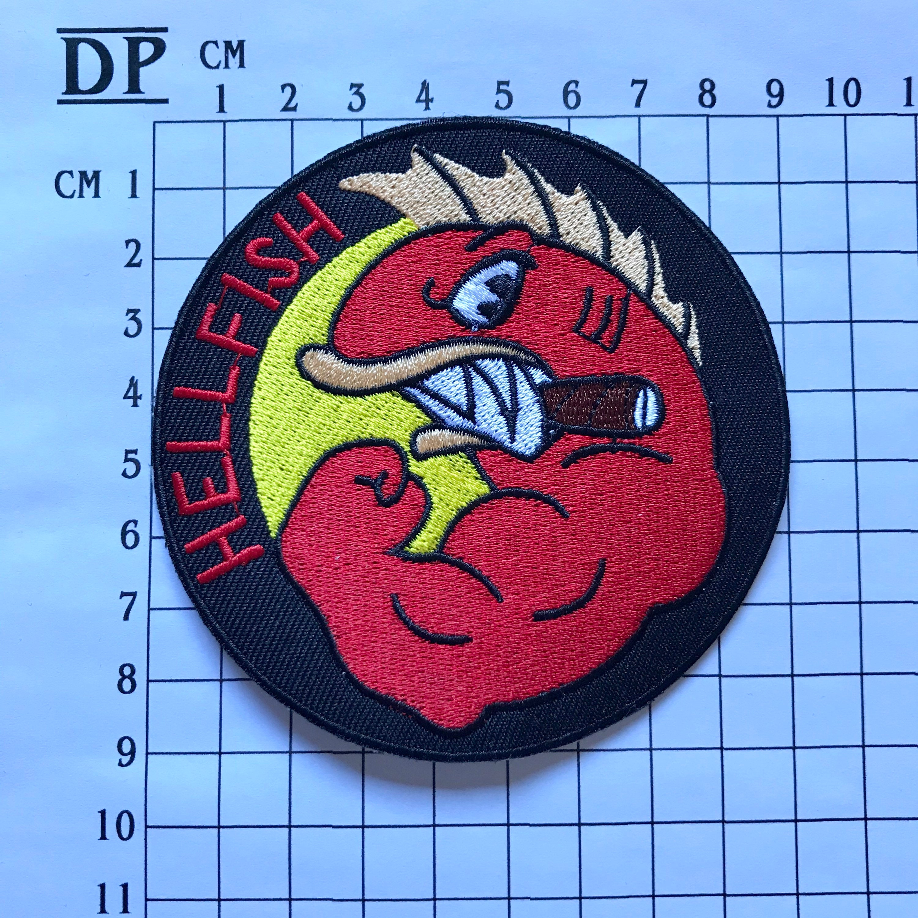 シンプソンズ 空飛ぶヘルフィッシュ おじいちゃん 刺繍 縫い付け
