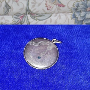 Metal Embossed Pendant/Rhinestone/French Elegance/Vintage