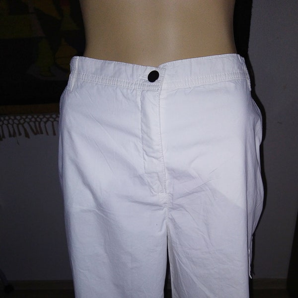 White Cotton Pockets Shorts