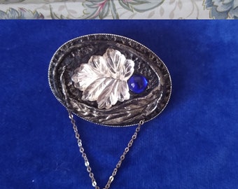 Metal Brooch Leaf with Chain
