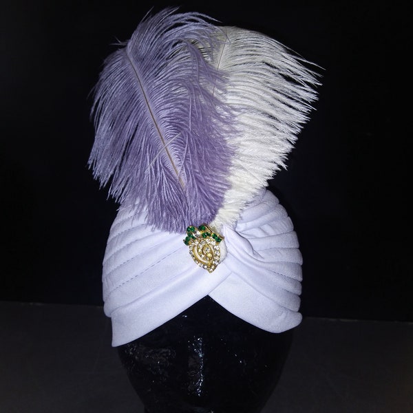 Turban vintage avec broche en strass et plume