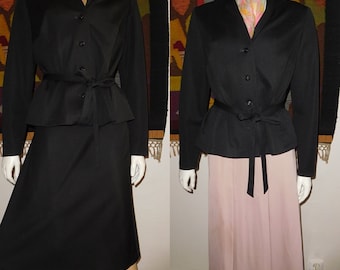 Womens Black Suit/Blazer and Skirt/Elegant Fashion Vintage