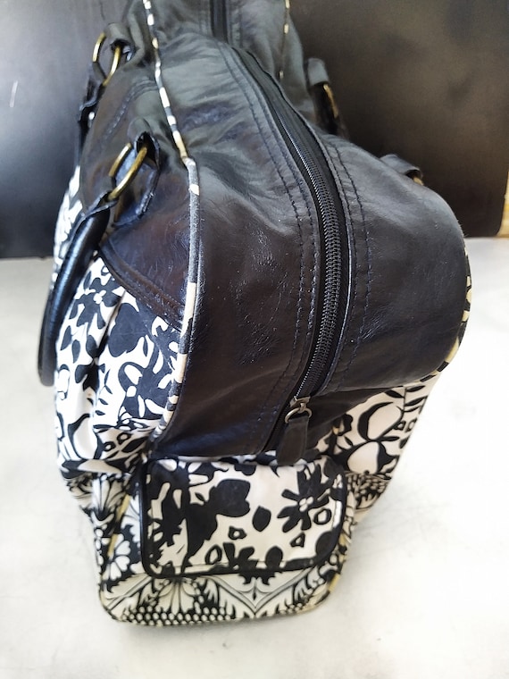 Large Traveling Bag/Black and White - image 2