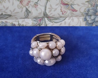 Pearl Universal Ring on Rubber