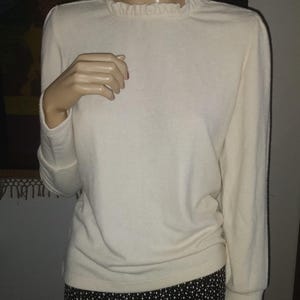 Blouse/Sweater Puff Sleeves