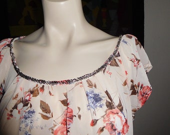 Flowers Blouse/Decorated Neck/Vintage/Free Shipping