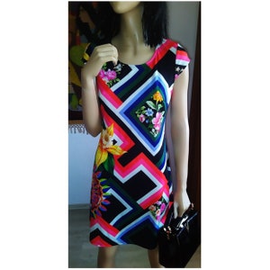 Erstaunliches Kleid/Blumenkleid/Strasssteinkleid Sommer