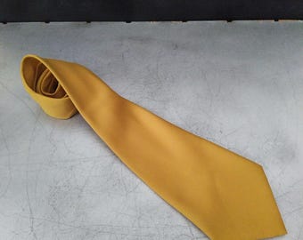 Ocher Hedva Tie