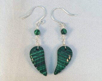 Boucles d’oreilles Angel Wing, Boucles d’oreilles En malachite, Ailes d’ange sculptées, Ailes en malachite, Pierre semi-précieuse, Pierre naturelle, Choix de pierre, Guérison