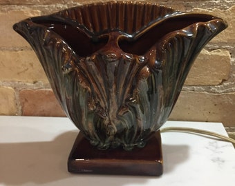 Lampada da TV vintage in stile moderno di metà secolo, vaso marrone in ceramica Blue Mountain