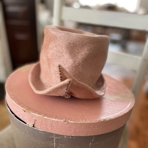 Vintage Pink Cloche hat by “Marie Christiane” 1950s rare fashion