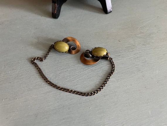 Vintage sweater clasp clip with green stones