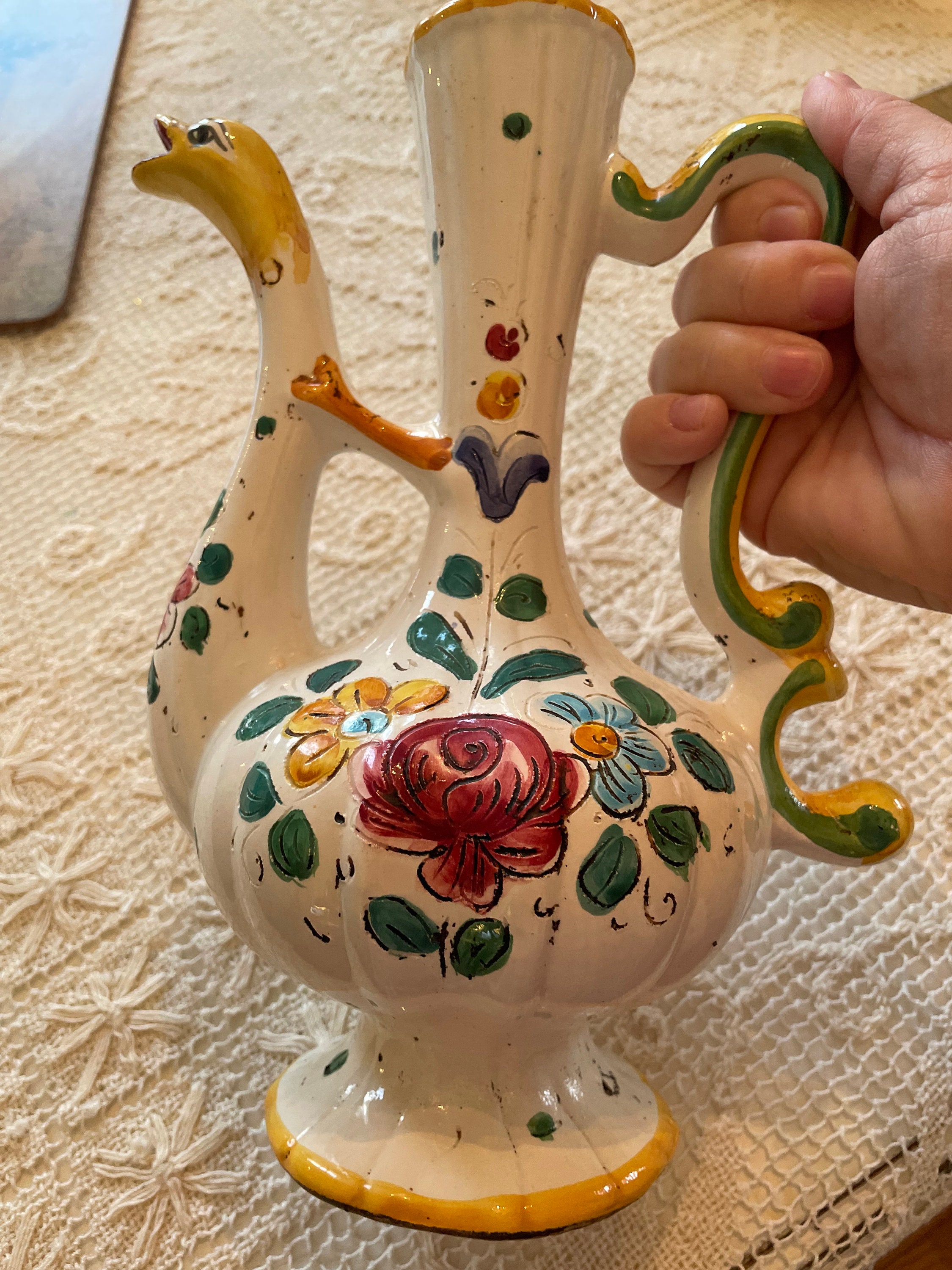 鳥の頭の注ぎ口が付いた、イタリア製の手描きのヴィンテージ