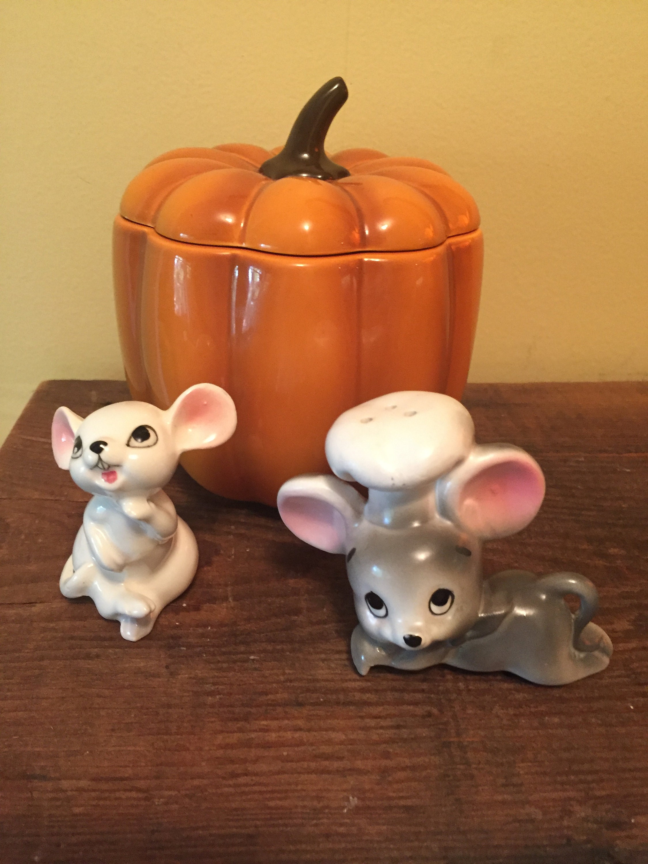 Mid Century Japan Anthropomorphic Mice Salt and Pepper Shakers