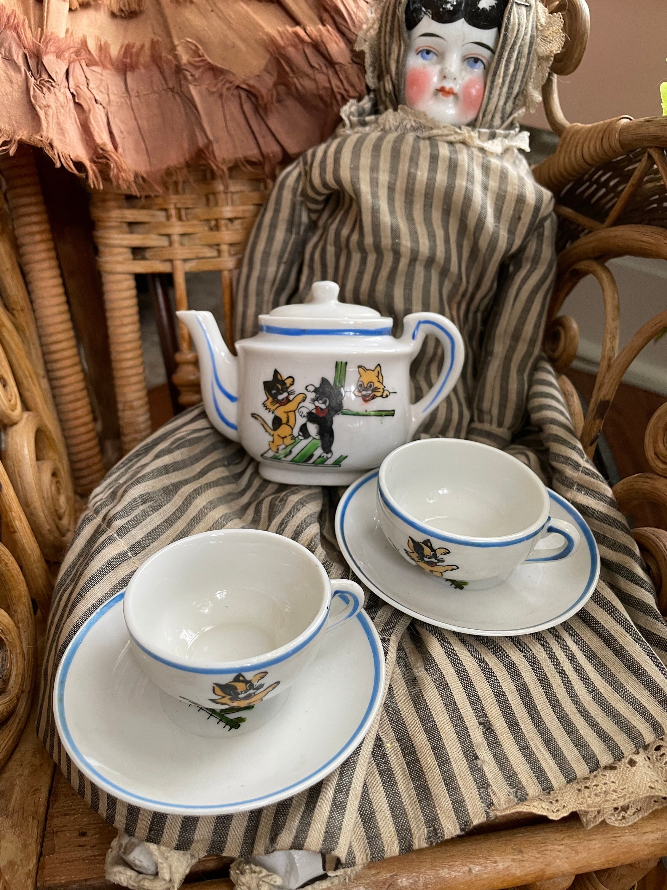 Antique Japanese C1920 Hand Painted Tea Cup & Saucer Set Floral Motif –  Shogun's Gallery