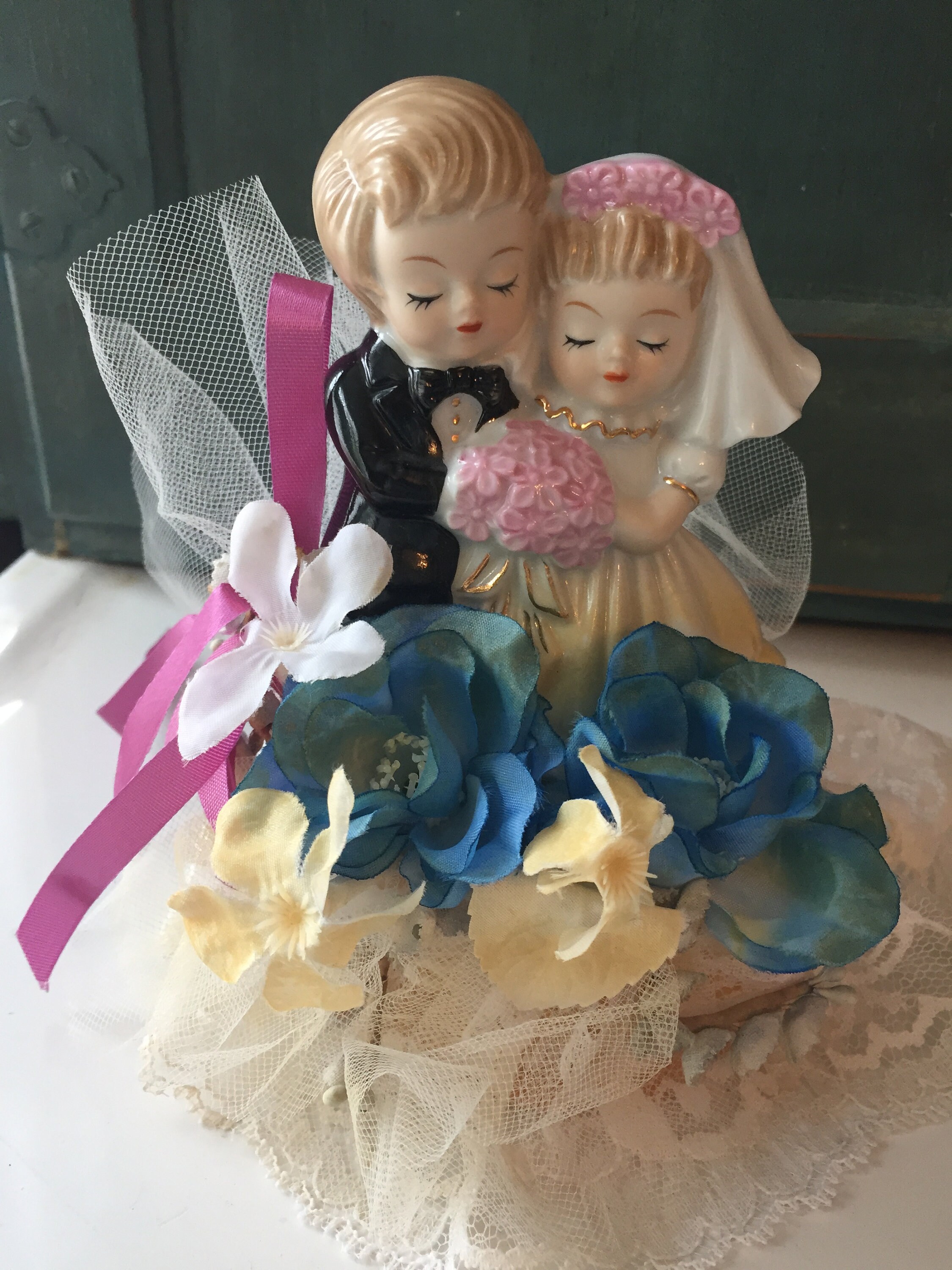 Vintage Bride and Groom Wedding Cake Topper Porcelain and Lace Lefton ...