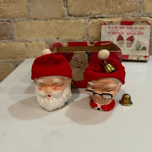Hueveras vintage de Papá Noel y la señora Claus con gorros de lana en caja de cartón original Juego de desayuno navideño de los años 50