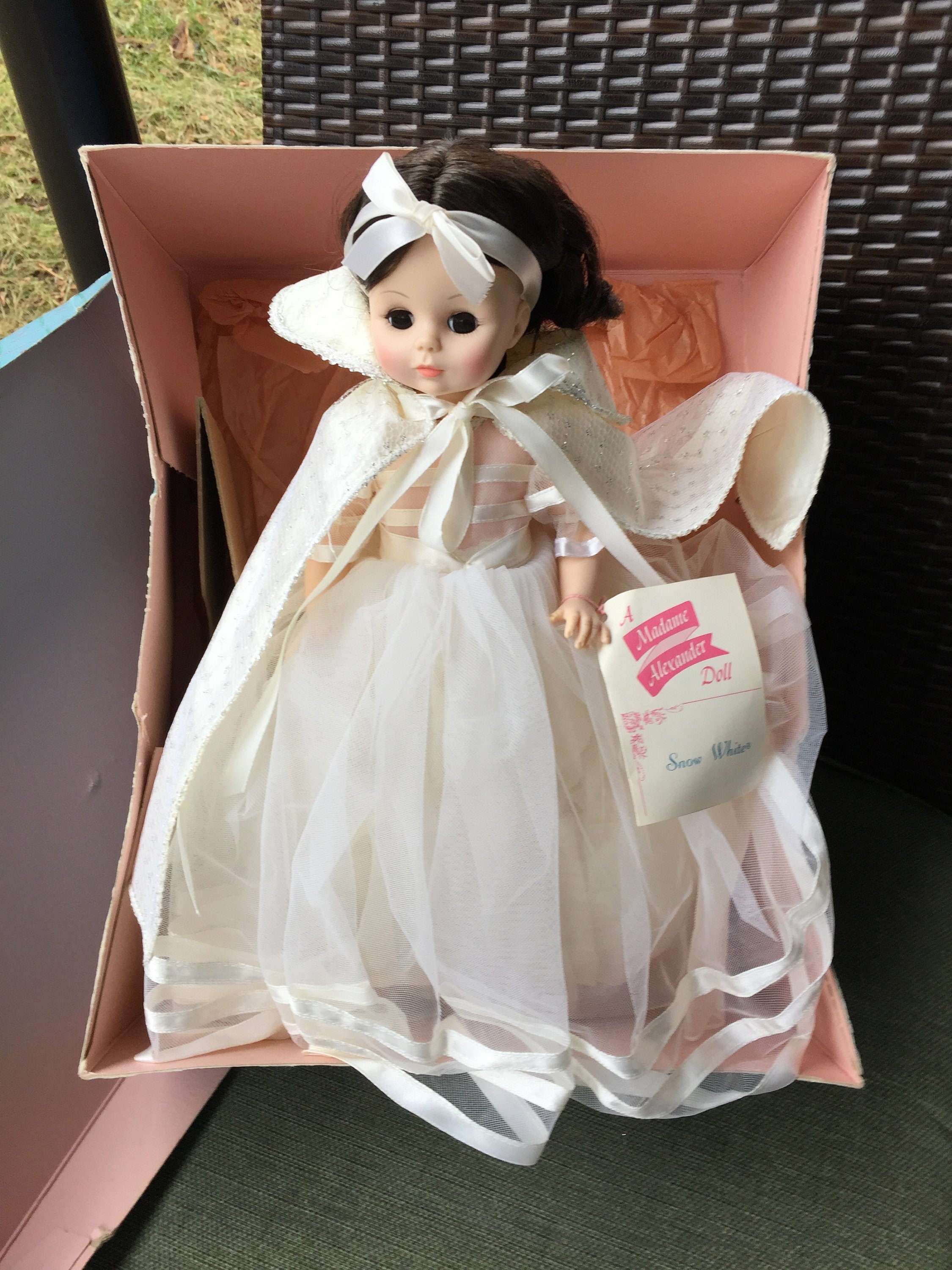 Snow White Doll Madame Alexander Collector Doll 1555 Original Box