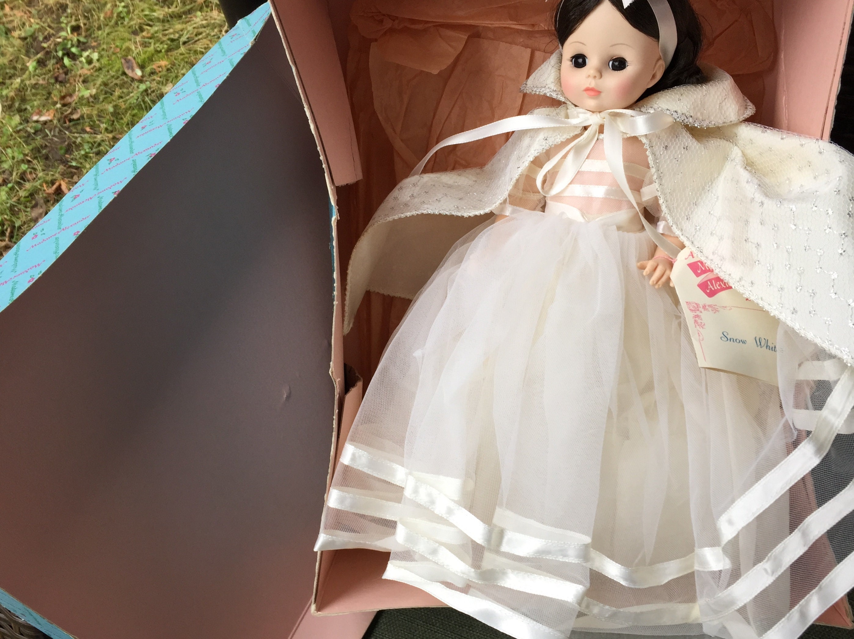 Snow White Doll Madame Alexander Collector Doll 1555 Original Box