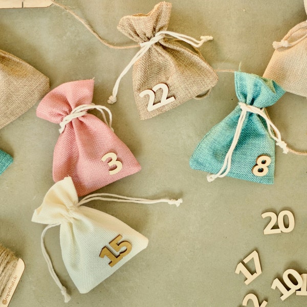 24 sachets calendrier de l'Avent à remplir pour enfants - sachets en tissu style bohème avec autocollants en bois