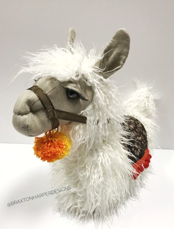 Irresistibly Adorable Llama Decor for the Nursery