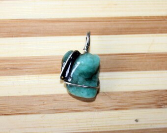 Tooth shaped stone wrap