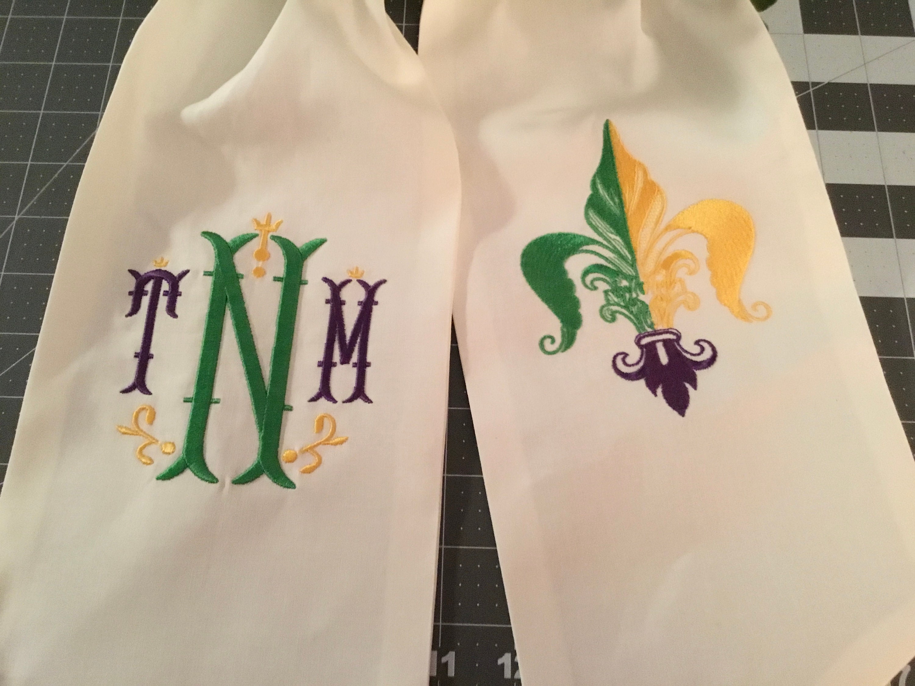 mardi gras wreath sash