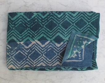 Indian Blue Indigo Kantha Quilt, 100% Cotton Handmade Embroidery Bedding Bedspread Twin Size Indigo Quilt Bedding Kantha Quilt Throw