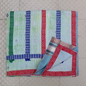 Such a pretty Vintage kantha quilt from Bangladesh, handstitched and very hard wearing, Interiordesign, Decorative textile, Vintage Textile