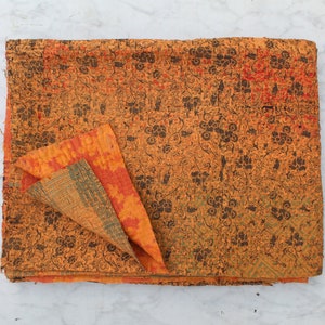 Schöne natürliche handgefärbte Vintage Kantha Quilt Kantha Tagesdecke, Boho Kantha Werfen, Kantha Decke Wohnkultur Ralli Old Gudari