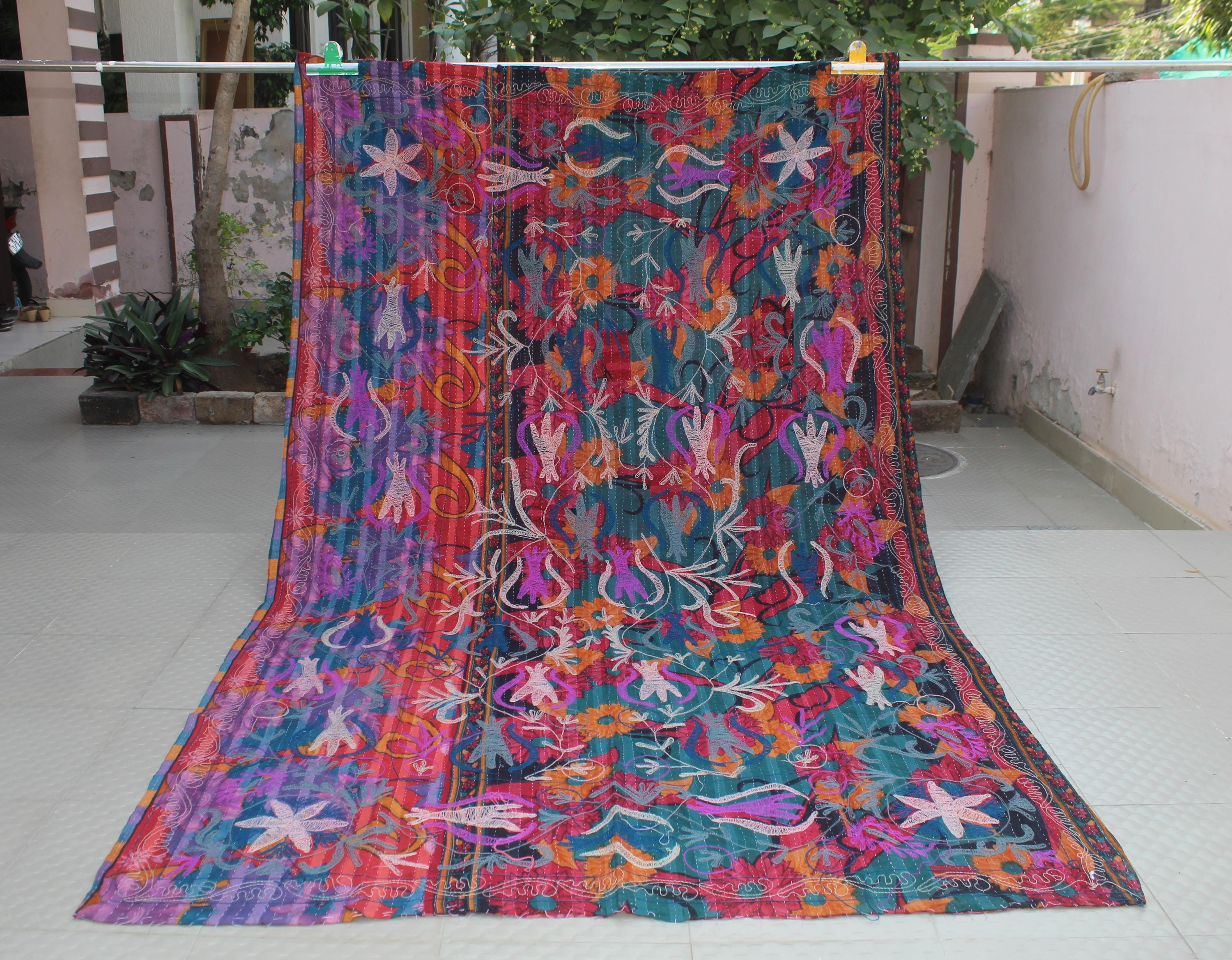 手刺繍カンタキルト：ヴィンテージ スザニ フローラル コットン スロー