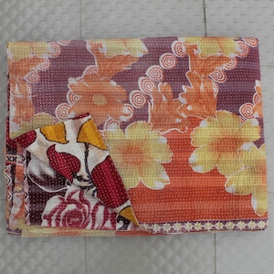 Vintage Floral Kantha Quilt: Reversible Indian Cotton Bedspread