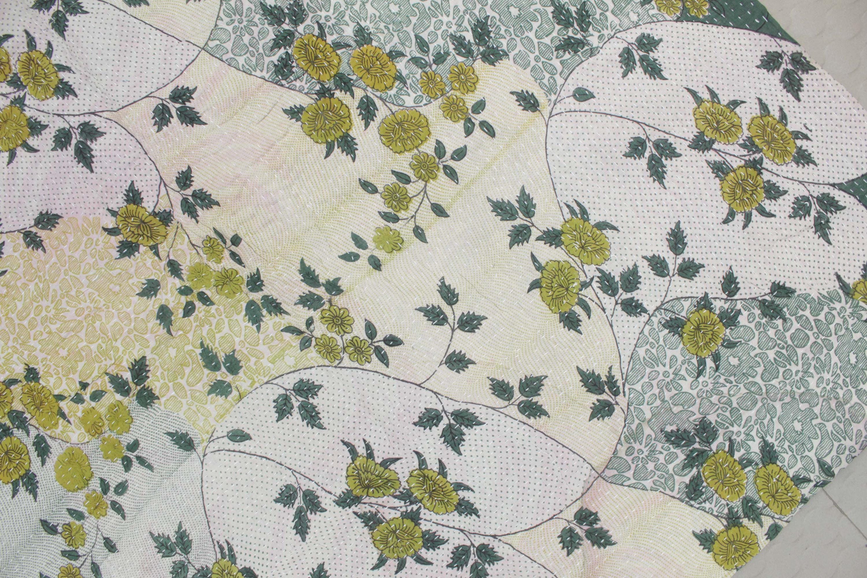 パッチワークカンタキルト：ヴィンテージの手縫いコットンタペストリー