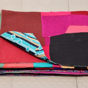 Edredón Kantha Vintage 64x88: Manta de algodón patchwork hecha a mano, colcha estilo boho.