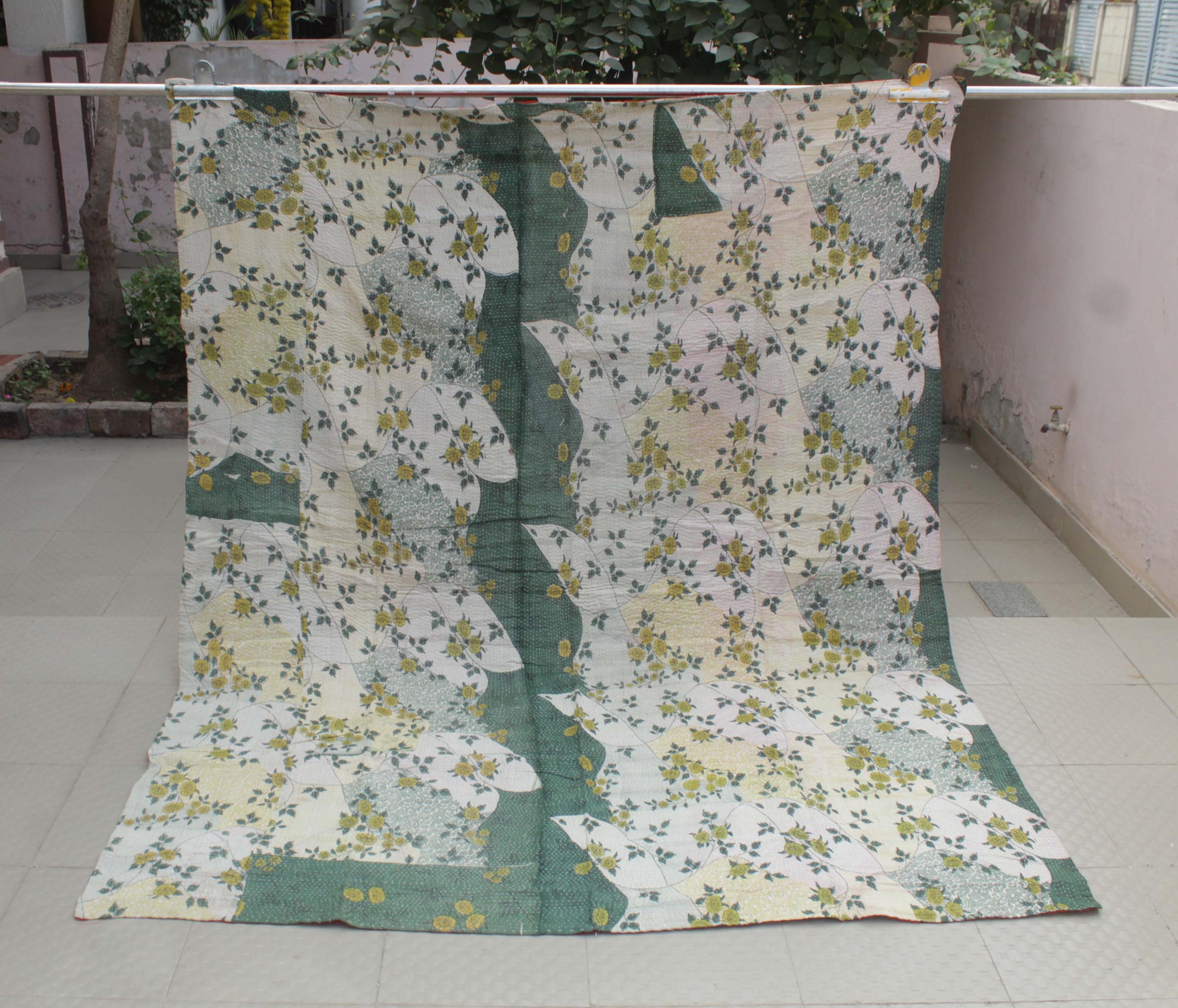 パッチワークカンタキルト：ヴィンテージの手縫いコットンタペストリー