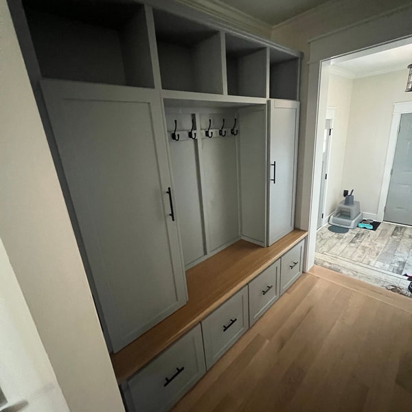 Farmhouse Hall Tree: Mudroom Bench with Shoe Storage & Locker Doors
