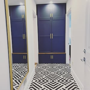 Custom Entryway Hall Tree Locker: Mudroom Closet with Doors