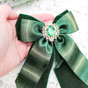Green velvet hair bow-Girls green hair bow-Velvet hair bow-Long tail velvet bow-Velvet bow barrette