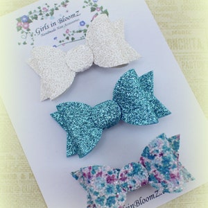 Teal and white hair bows/Girls small hair bows/Gift for girl/Set of 3 hair bows/Sparkly hair bows/Toddler hair bows/Pigtail clips/Cute bows