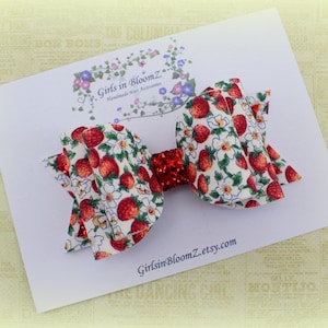 Strawberry hair bow/Girls red bow/Spring girls hair bow/Strawberry bow/Baby hair bow/Toddler hair bow/Pretty girls hair bow/Red headband