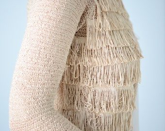 Sweter kardigan w kolorze beżowym pastelowym z frędzlami 32/34 XS