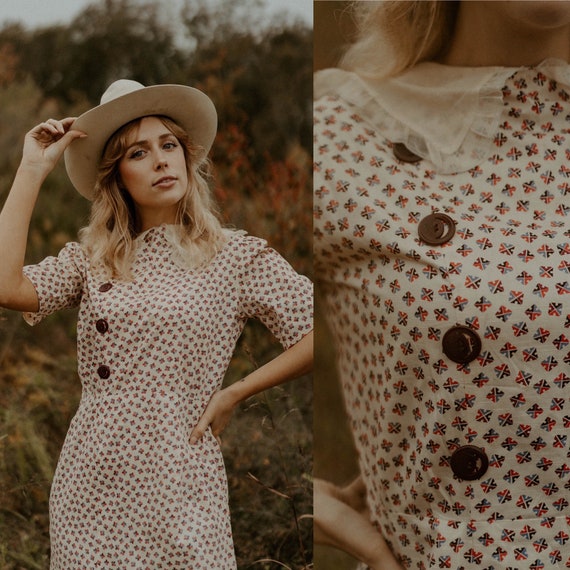 Vintage 1930s dress / 30s cotton printed dress / v
