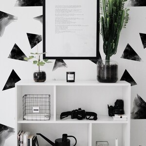 Wallpaper Roll, Black&White Triangles, Removable Wallpaper,  Modern Pattern, Geometric Wallpaper, Minimalistic, Self adhesive, Reusable, 20R